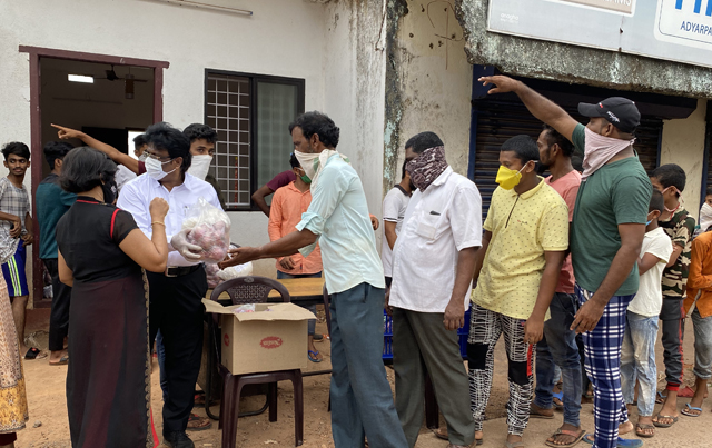 Grace Ministry distributes grocery items to the poor and needy in Mangalore who are facing issues in managing food items due to National COVID 19 lockdown. 